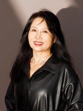 <span>Nina, 60</span> <span style='width: 25px; height: 16px; float: right; background-image: url(/bitmaps/flags_small/HK.PNG)'> </span><span style='float: right;margin-right: 20px;'><i class='fa fa-heart'></i> 44</span><br><span>Hongkong, Hong Kong</span> <input type='button' class='joinbtn' style='float: right' value='JOIN NOW' />