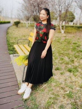 <span>Lin, 52</span> <span style='width: 25px; height: 16px; float: right; background-image: url(/bitmaps/flags_small/CN.PNG)'> </span><span style='float: right;margin-right: 20px;'><i class='fa fa-heart'></i> 13</span><br><span>Bengbu, China</span> <input type='button' class='joinbtn' style='float: right' value='JOIN NOW' />