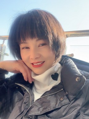 <span>Jing, 33</span> <span style='width: 25px; height: 16px; float: right; background-image: url(/bitmaps/flags_small/CN.PNG)'> </span><span style='float: right;margin-right: 20px;'><i class='fa fa-heart'></i> 25</span><br><span>Wuhan, China</span> <input type='button' class='joinbtn' style='float: right' value='JOIN NOW' />