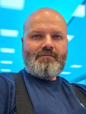English men looking for love