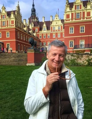 <span>William, 67</span>&nbsp;<span style='width: 25px; height: 16px; float: right; background-image: url(/bitmaps/flags_small/US.PNG)'>&nbsp;</span><br><span>Charlotte, les états-unis d'Amérique</span>&nbsp;<input type='button' class='joinbtn' style='float: right' value='JOIN NOW' />