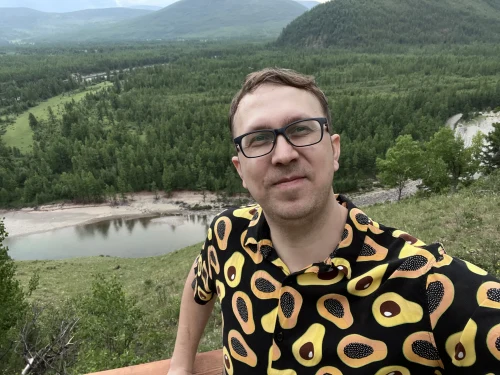 <span>Konstantin, 38</span>&nbsp;<span style='width: 25px; height: 16px; float: right; background-image: url(/bitmaps/flags_small/RU.PNG)'>&nbsp;</span><br><span>Ulan-Ude, Russia</span>&nbsp;<input type='button' class='joinbtn' style='float: right' value='JOIN NOW' />