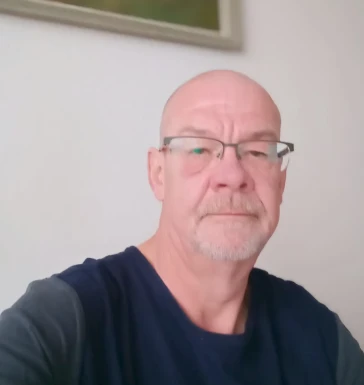 <span>Steffen, 60</span> <span style='width: 25px; height: 16px; float: right; background-image: url(/bitmaps/flags_small/DE.PNG)'> </span><br><span>Hoort, Germany</span> <input type='button' class='joinbtn' style='float: right' value='JOIN NOW' />