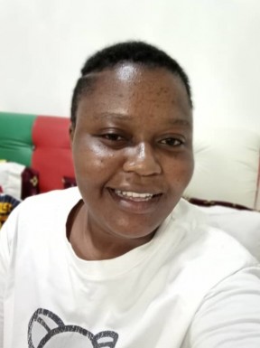 <span>Sandra, 30</span> <span style='width: 25px; height: 16px; float: right; background-image: url(/bitmaps/flags_small/US.PNG)'> </span><span style='float: right;margin-right: 20px;'><i class='fa fa-heart'></i> 8</span><br><span>Philadelphi, United States of America</span> <input type='button' class='joinbtn' style='float: right' value='JOIN NOW' />