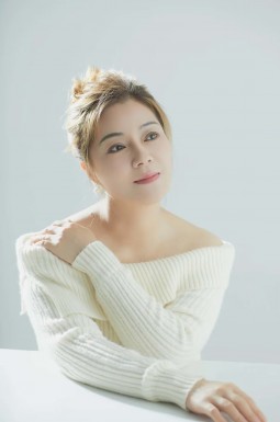 Chinese Dating with beautiful chinese girls from China. Chinese singles