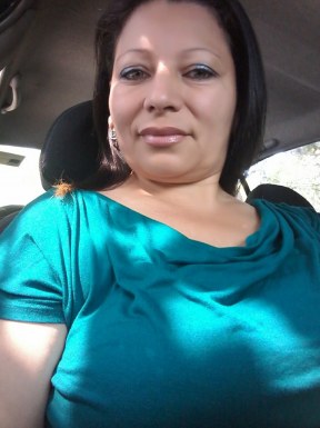 <span>Noelia, 45</span> <span style='width: 25px; height: 16px; float: right; background-image: url(/bitmaps/flags_small/HN.PNG)'> </span><br><span>Progreso, Honduras</span> <input type='button' class='joinbtn' style='float: right' value='JOIN NOW' />