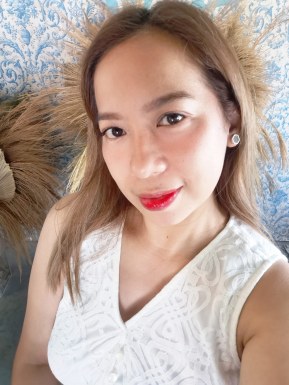 <span>Charlotte, 33</span> <span style='width: 25px; height: 16px; float: right; background-image: url(/bitmaps/flags_small/PH.PNG)'> </span><br><span>Davao, Filippine</span> <input type='button' class='joinbtn' style='float: right' value='JOIN NOW' />