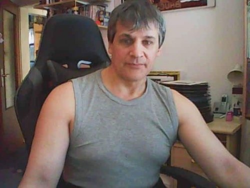 <span>Markus, 55</span> <span style='width: 25px; height: 16px; float: right; background-image: url(/bitmaps/flags_small/DE.PNG)'> </span><br><span>Datteln, Germany</span> <input type='button' class='joinbtn' style='float: right' value='JOIN NOW' />