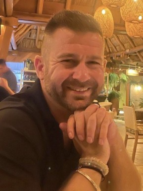 American men looking for love