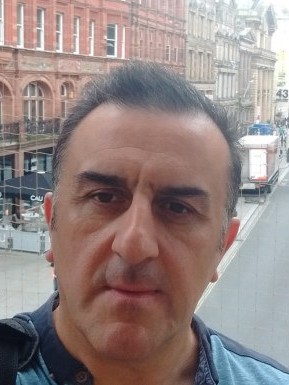 English men looking for love