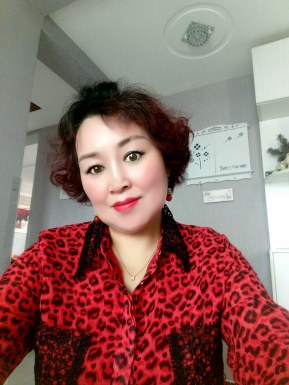 <span>Jenny, 58</span> <span style='width: 25px; height: 16px; float: right; background-image: url(/bitmaps/flags_small/CN.PNG)'> </span><br><span>青海西宁, Chiny</span> <input type='button' class='joinbtn' style='float: right' value='VISIT NOW' />