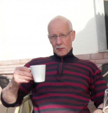 <span>Jorgen, 75</span> <span style='width: 25px; height: 16px; float: right; background-image: url(/bitmaps/flags_small/NO.PNG)'> </span><br><span>Bergen, Norvegia</span> <input type='button' class='joinbtn' style='float: right' value='JOIN NOW' />