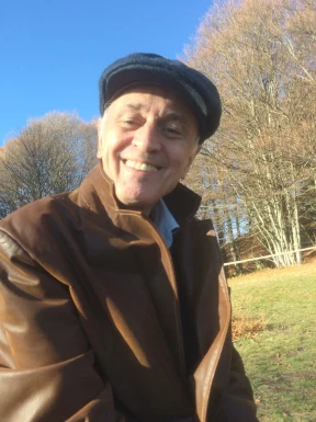 <span>Arno, 70</span> <span style='width: 25px; height: 16px; float: right; background-image: url(/bitmaps/flags_small/DE.PNG)'> </span><br><span>Freiburg, Germany</span> <input type='button' class='joinbtn' style='float: right' value='JOIN NOW' />