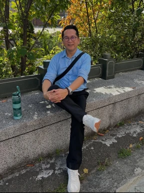 American men looking for love